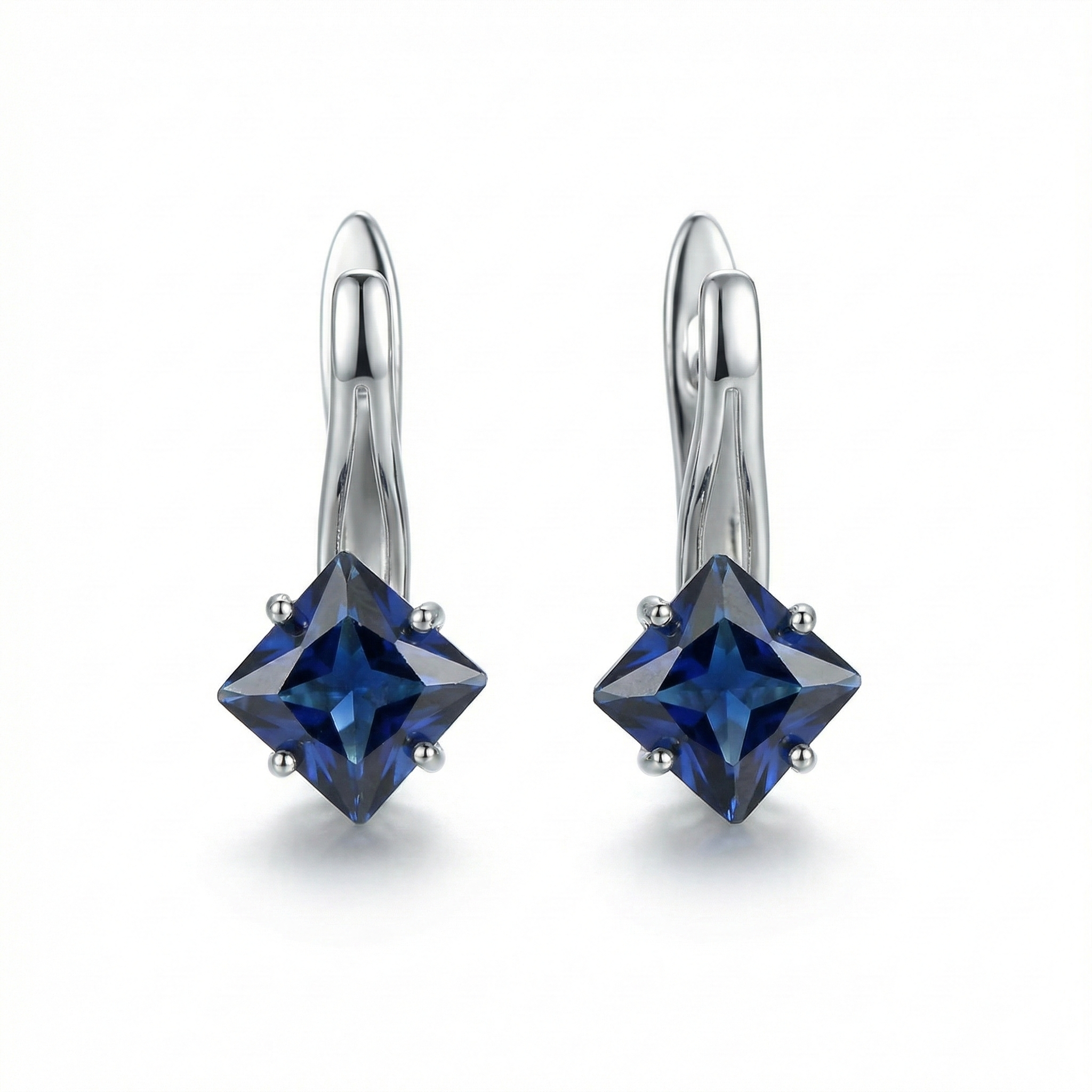 BOUCLES PENDANTES CARRÉ SAPHIR BLEU | ARGENT