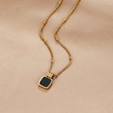 COLLIER MINUIT CHIC